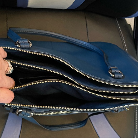 Coach shoulder Bag - Picture 9 of 12